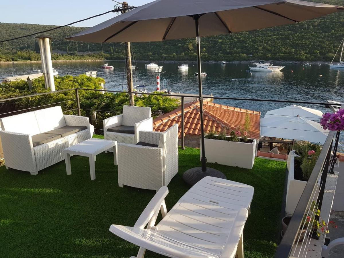 Apartamento Waterfront Townhouse Sunset View With Garage Bigovo Exterior foto